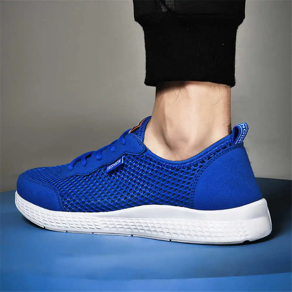 Sepatu kets biru muda untuk pr - Men'S Grooming Products Kit ulasan dan harga